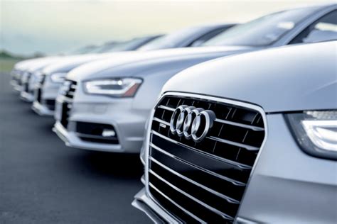 are there any cheap monthly car rental options